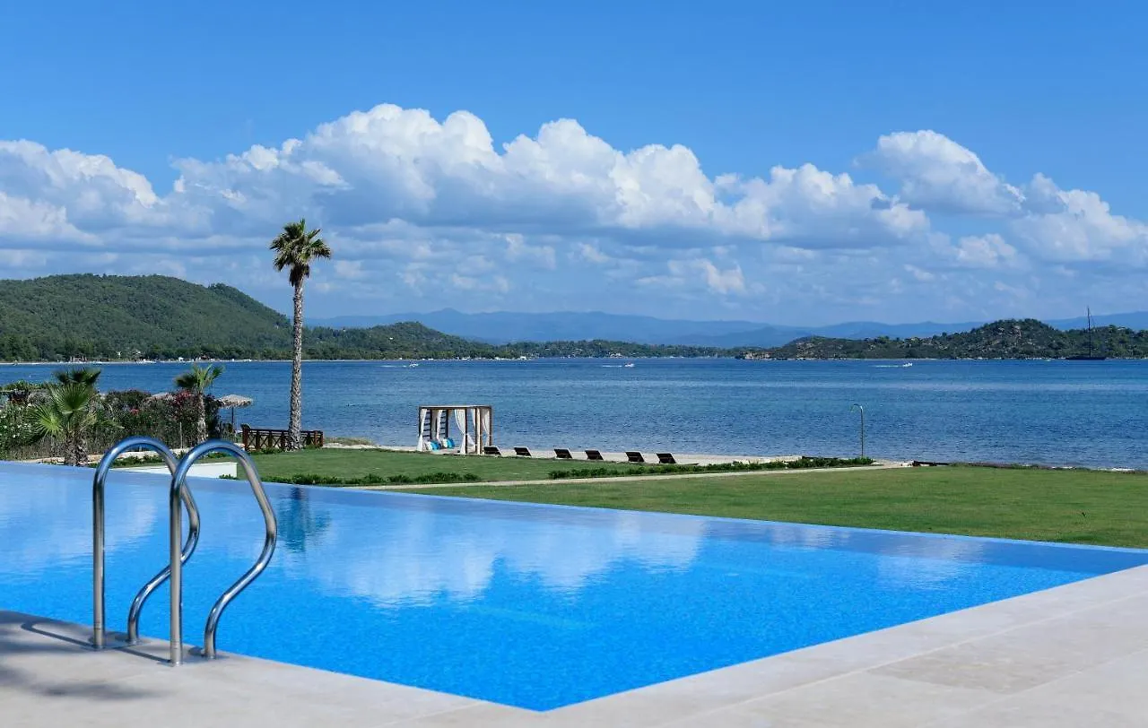 Beachfront Villa Natalia With Two Private Pools Vourvourou