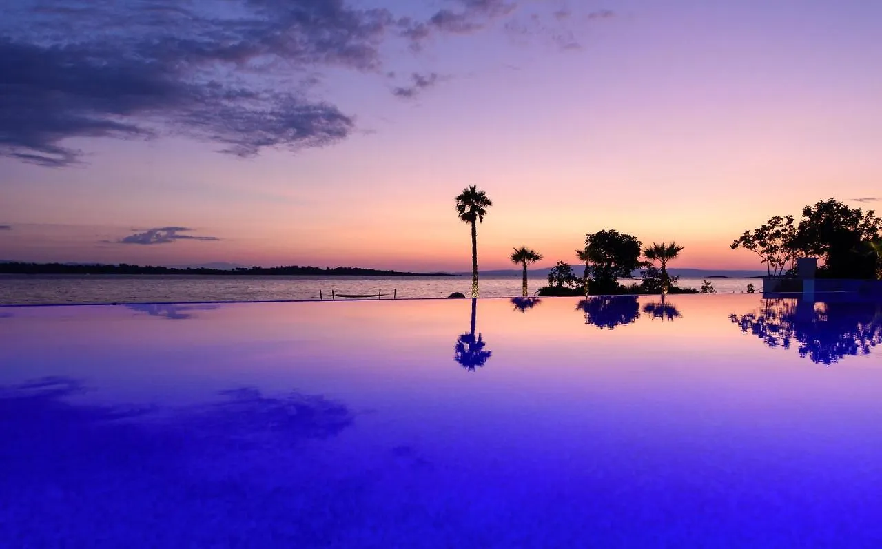 Beachfront Villa Natalia With Two Private Pools Vourvourou 0*,